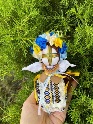 UA.Designer手作りモタンカ（ウクライナの御守り）スタンド付き