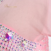 社交ダンス 衣装 スタンダードドレス ワンピース ドレス 黒 ピンク ファー フェザー デモ 競技 ダンス パーティ 発表会 かわいい ゴージャス 明るい 大きめ ブラック系 ピンク系 エレガント 競技用 ダンスパフォーマンス 上品