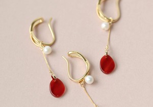 パールと揺れるイヤーカフ - clearly red - (ec106_0570)