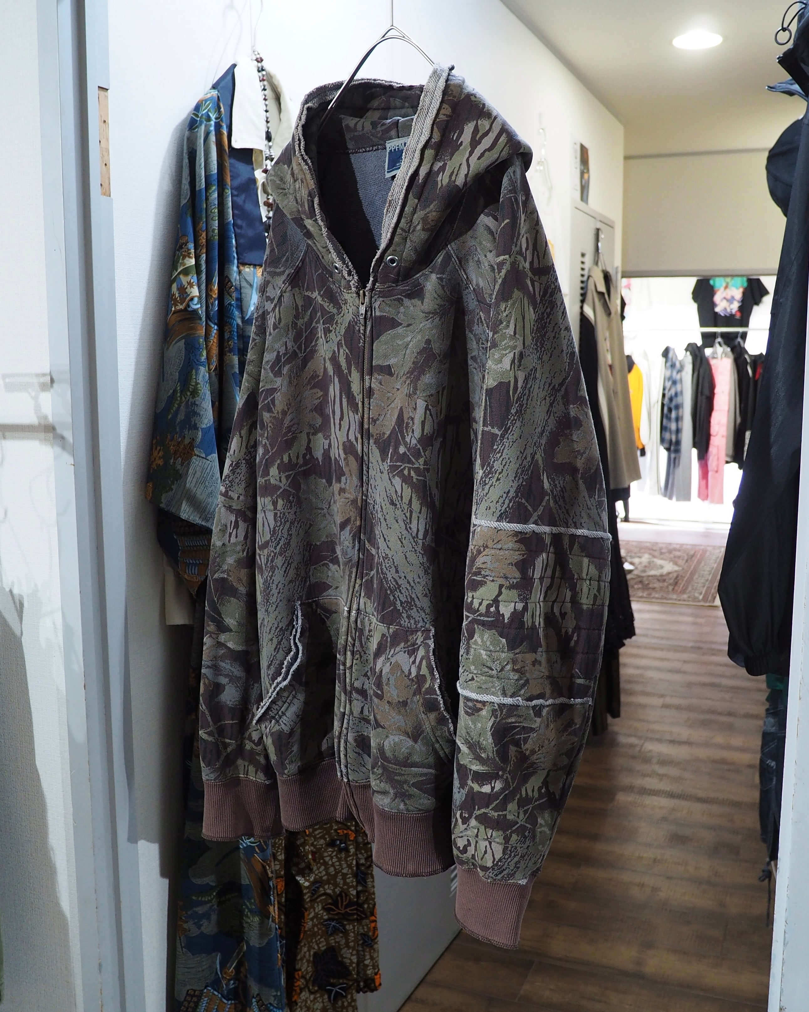 2002s " PPFM - Archive " Beautiful Aging Camouflage × Two stars Embroidery Full zip Parker ピーピーエフエム アーカイブ 星刺繍 パーカー