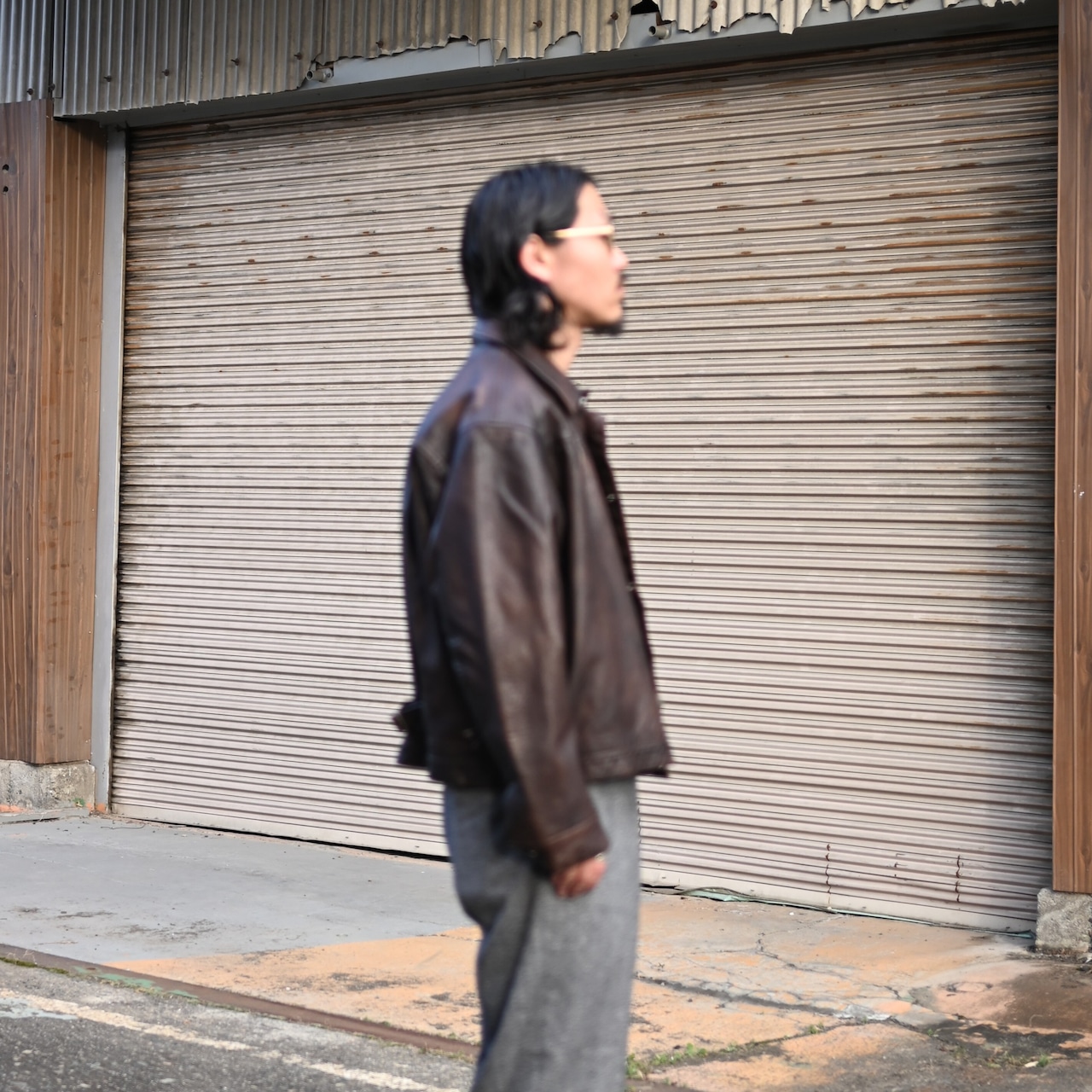 CCUの新作「TRUCKER JACKET」フェイデッドブラウンコーディネート