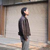 CCUの新作「TRUCKER JACKET」フェイデッドブラウンコーディネート