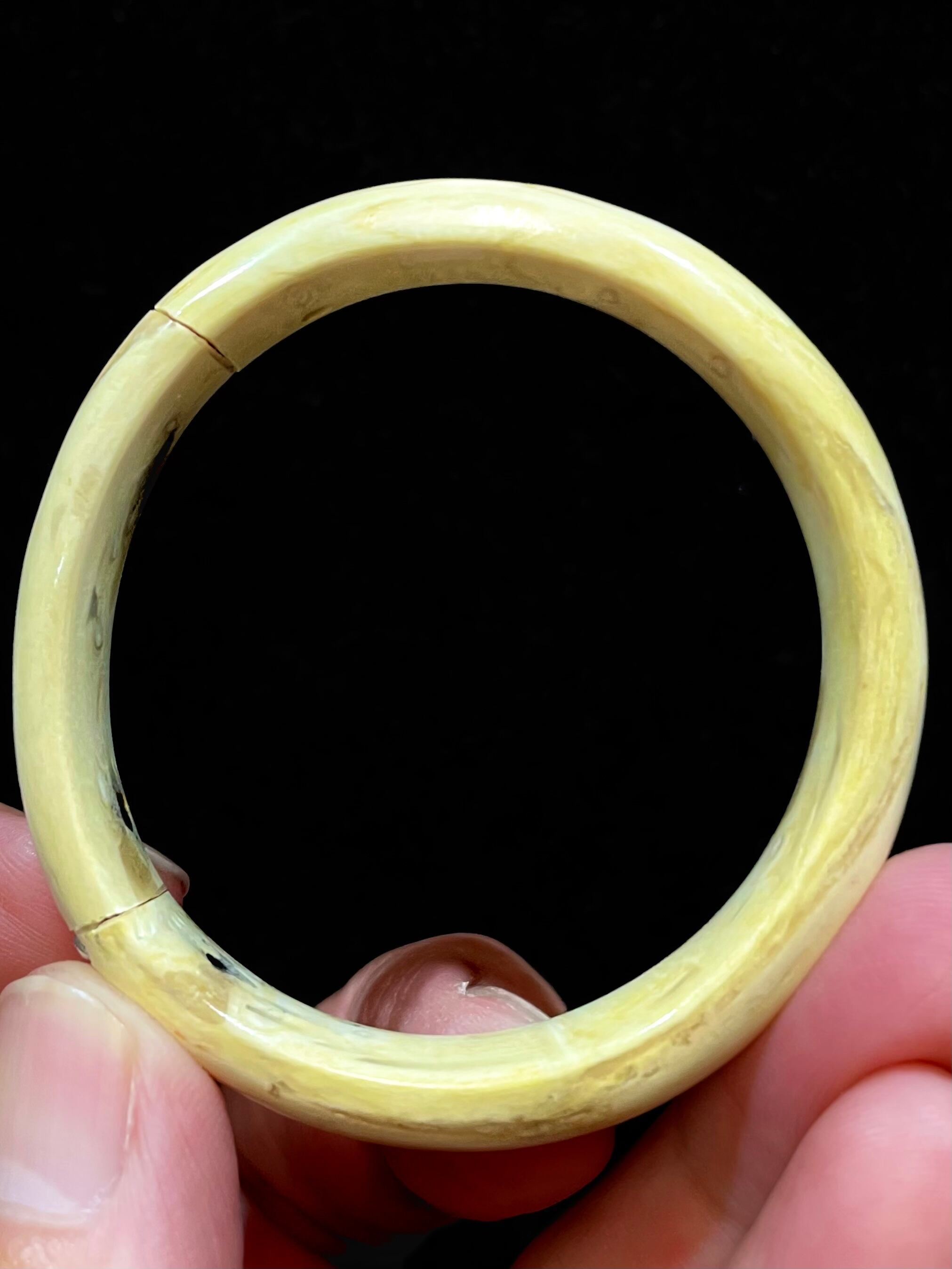 1) New!優しき護身・ホワイトウリ「トリトン」バングル(子供用SSサイズ)