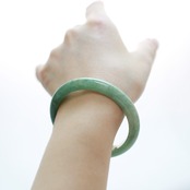 【内径 56.1mm】翡翠甲丸バングル  A貨翡翠 jd_bg1314