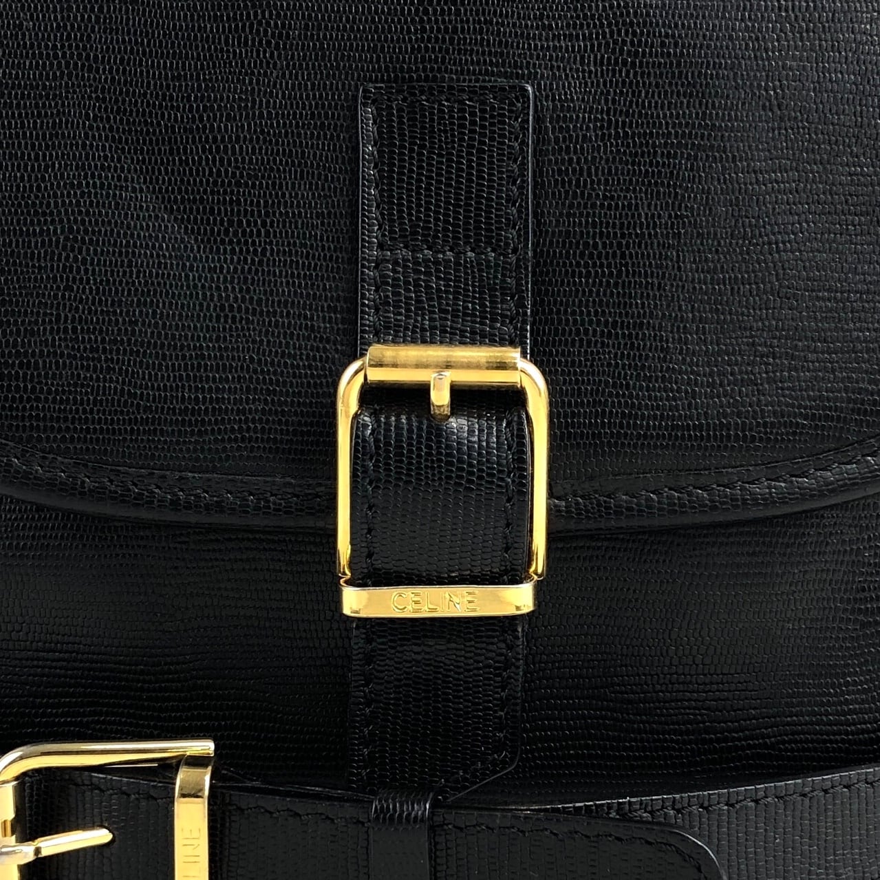 CELINE セリーヌ ショルダーバッグ ブラック ロゴチャーム フロント