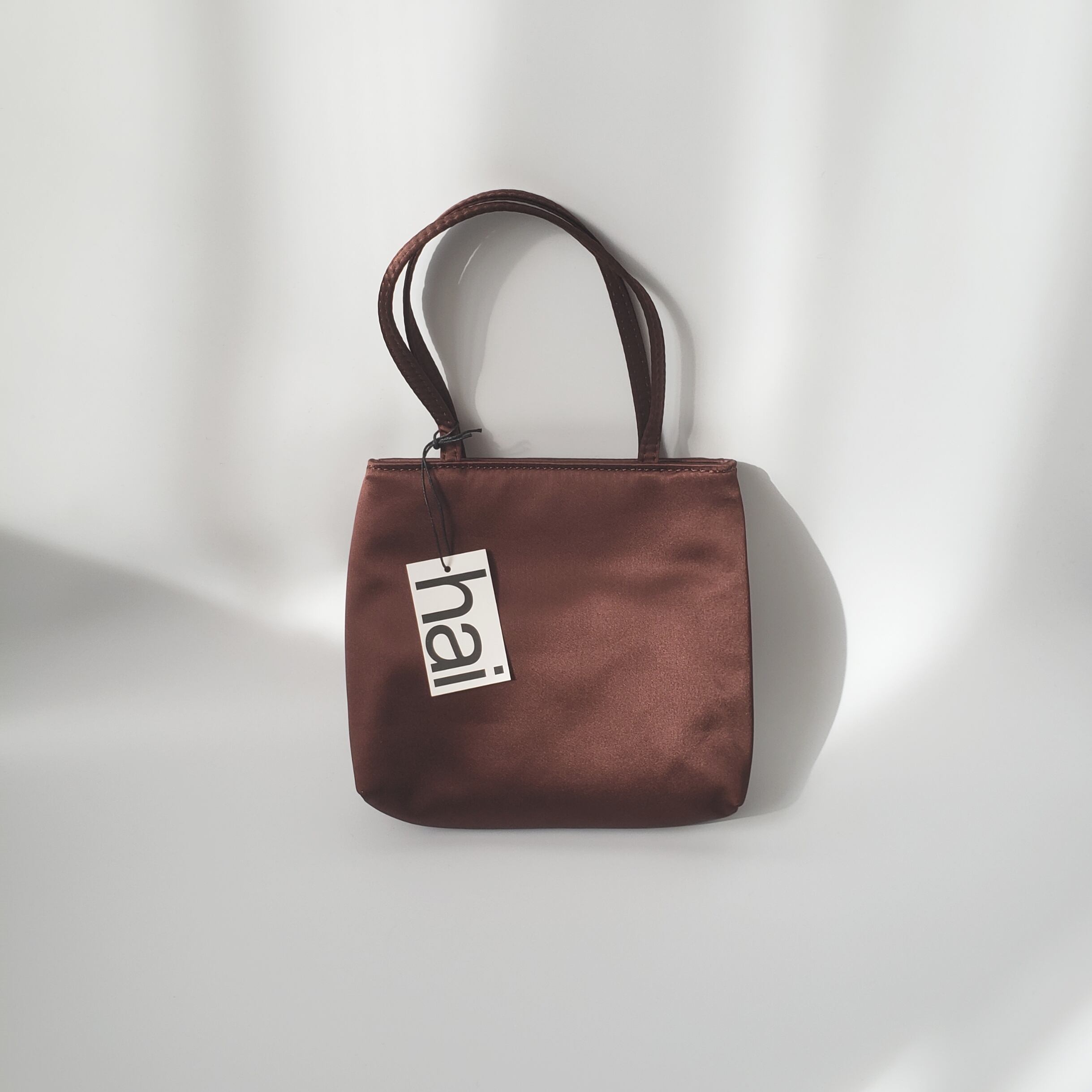 *送料無料*【hai (ハイ)】新色入荷: Little Brown Bag インポート マルベリーシルク サテン ベルベット ミニバッグブラウン |  Citron Frappé powered by BASE