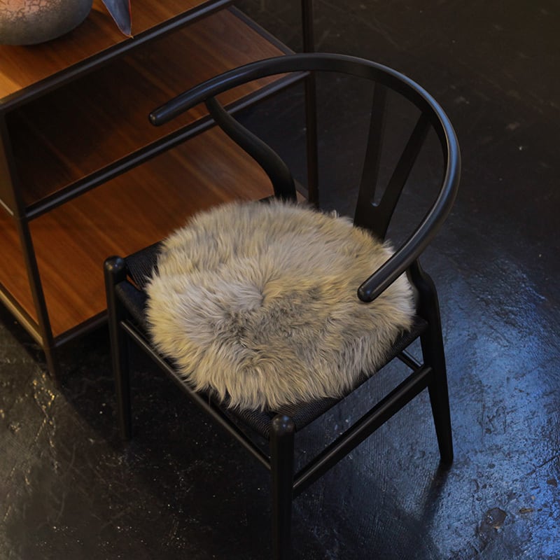 完売いたしました》限定生産 Yチェア CH24 ユーカリ・ブラック塗装