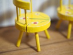 ハンドペイント イエローのテーブル・チェアセット 画像4