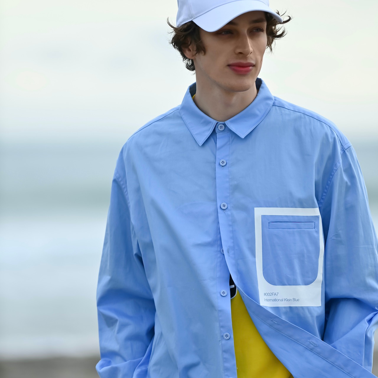 SALE【HIPANDA ハイパンダ】男女兼用 オーバーサイズ 長袖シャツ UNISEX  BIG SILHOUETTE LONG SLEEVED SHIRT / BLUE