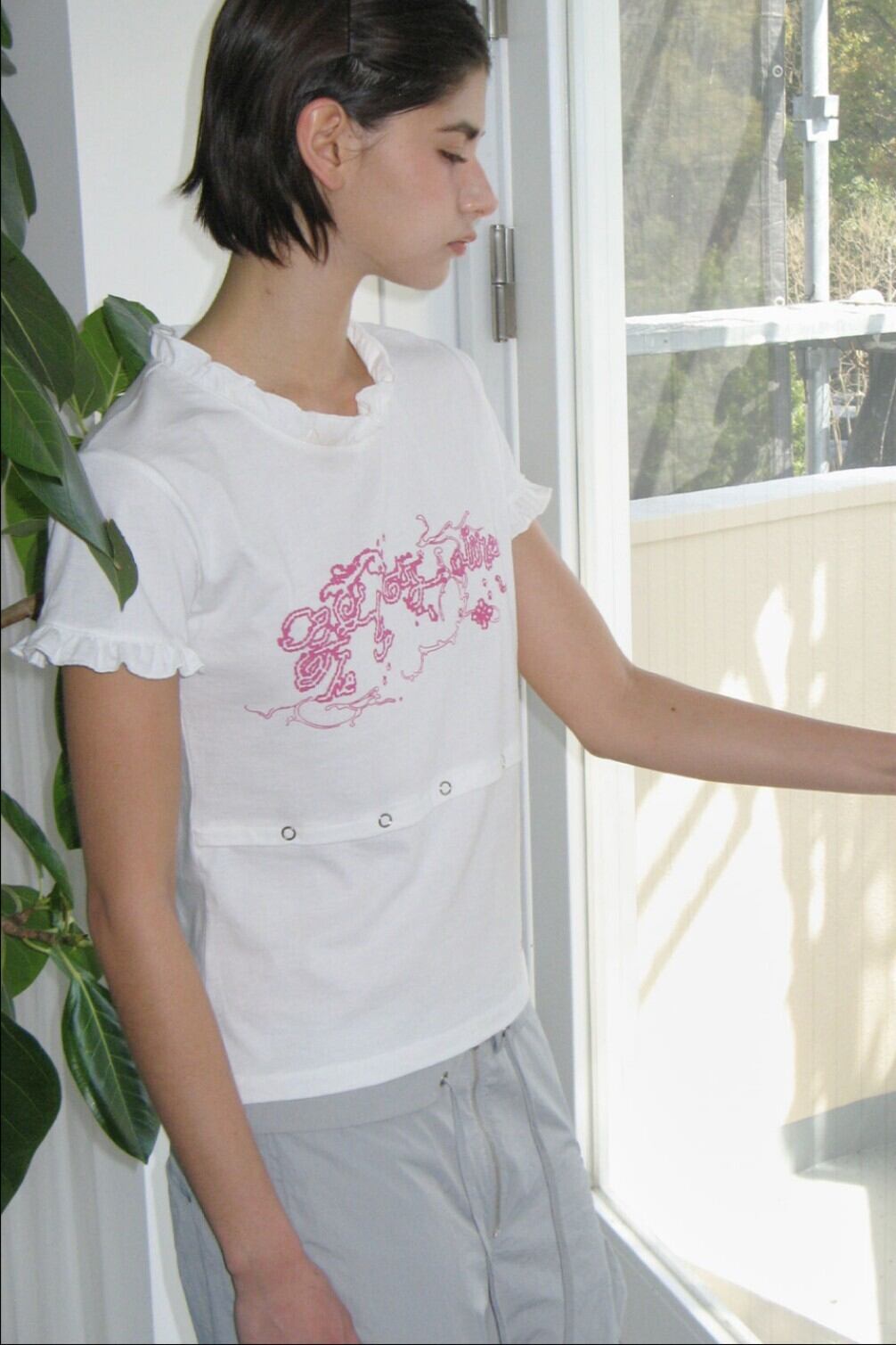 ◆typeservice◆ Ruffled Button TShirt Off White NHTT25OWF ☆KISS OF LIFE ハヌル 着用!!【TYPESERVICE】Ruffled Button