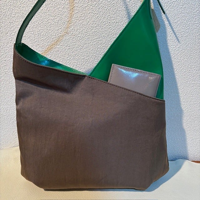 B.stuff　ナイロン×レザーコンビショルダー(フェンネル)