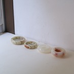 ピンクとホワイトのジュエリートレイ