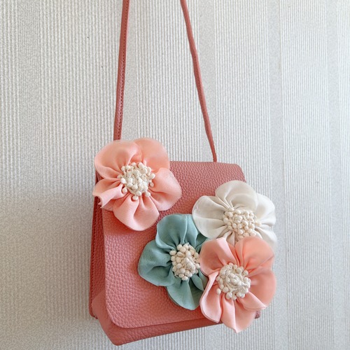 牛革レザーお花ポシェット