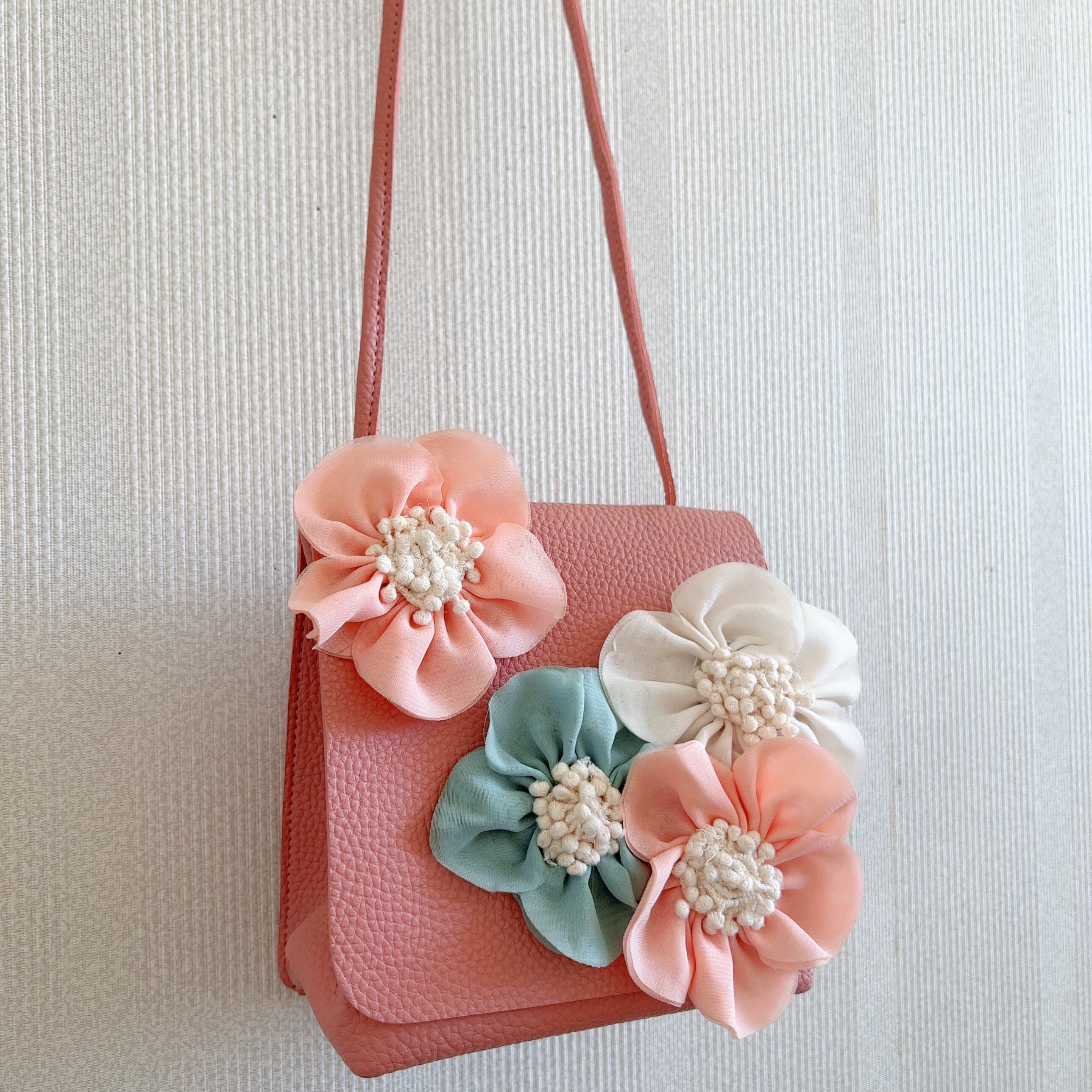 牛革レザーお花ポシェット