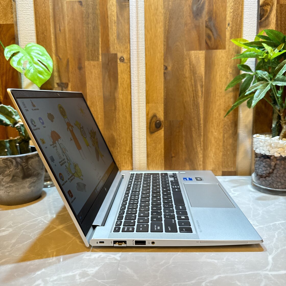 極美品】2021年式 HP Elitebook 630 G9 第12世代Core i5 / メモリ16GB 