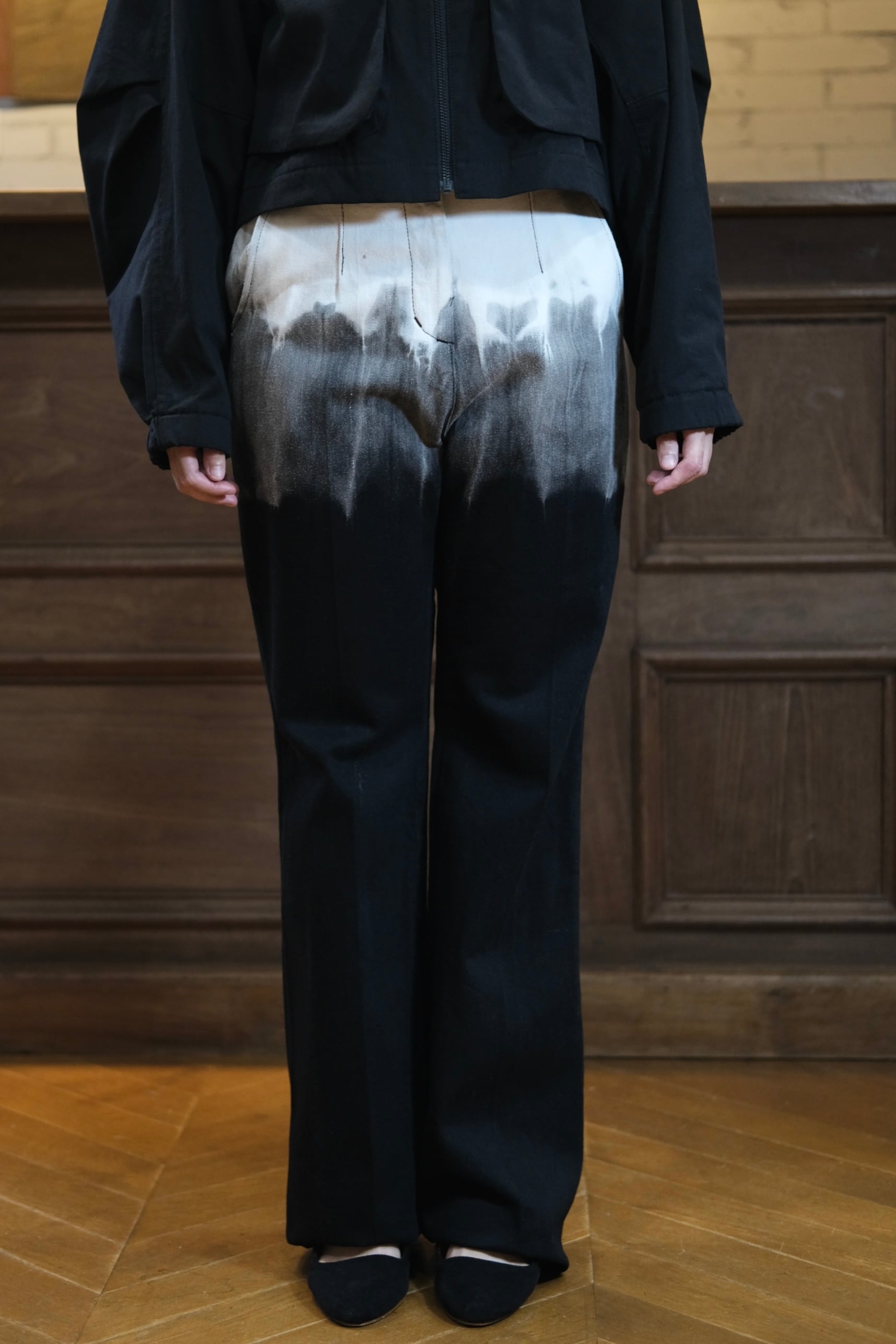 Mame Kurogouchi】Gradient Dye Flare Jeans - black - | Pay ID