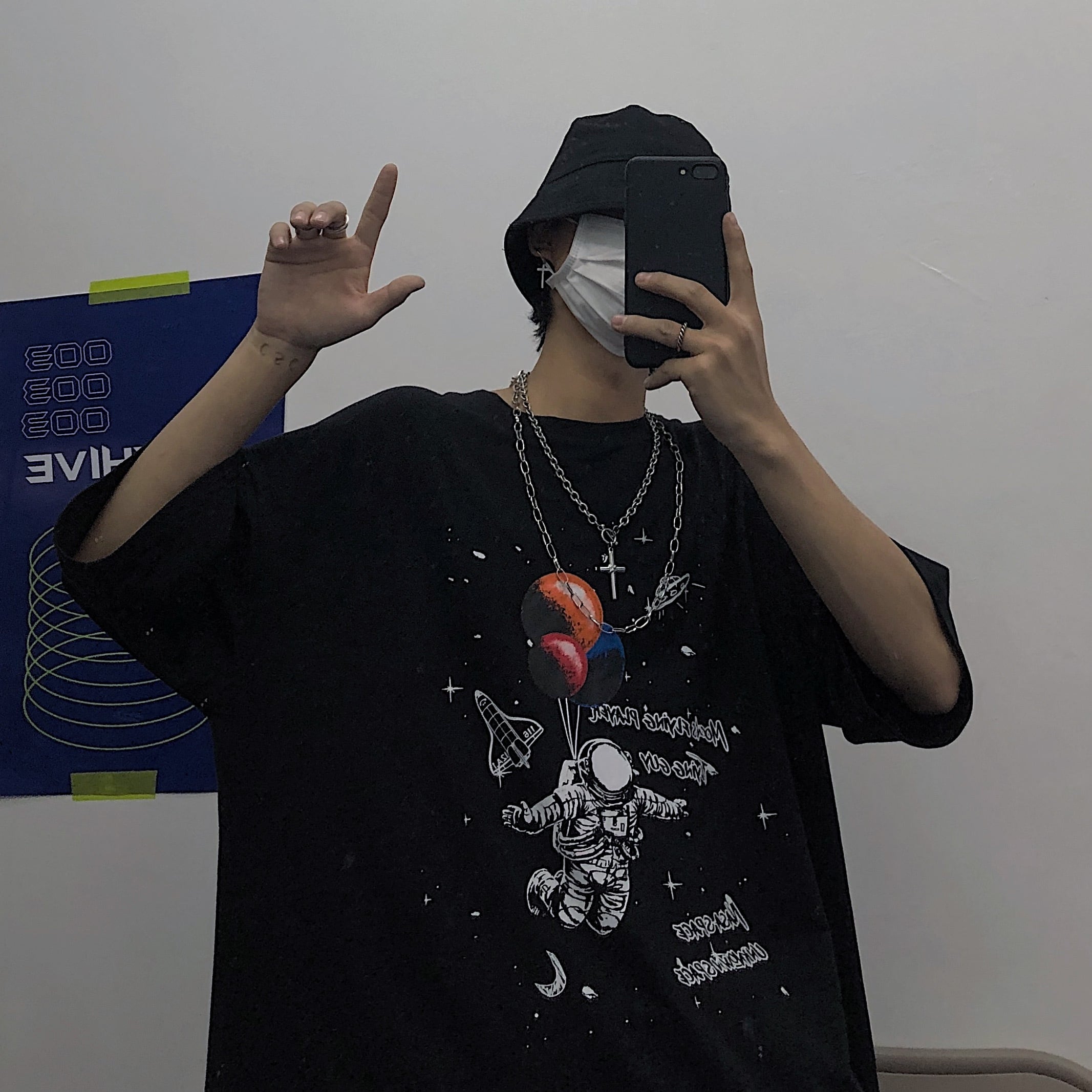 送料無料】KOREAアースプラネットプリントルーズ半袖スリーブTシャツ