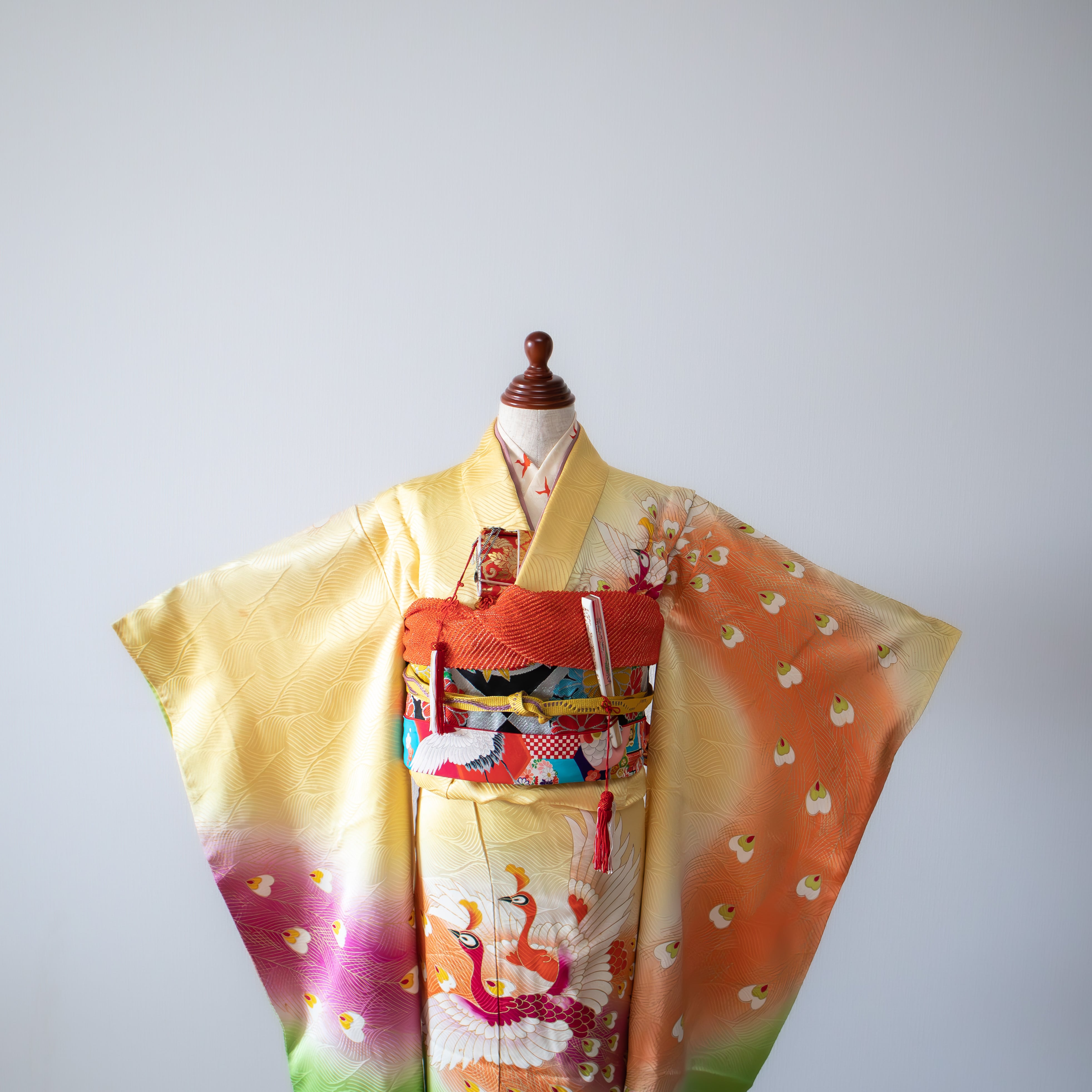 7歳 女の子 『kujaku』 /SS7005(対応身長目安 約115〜125㎝)