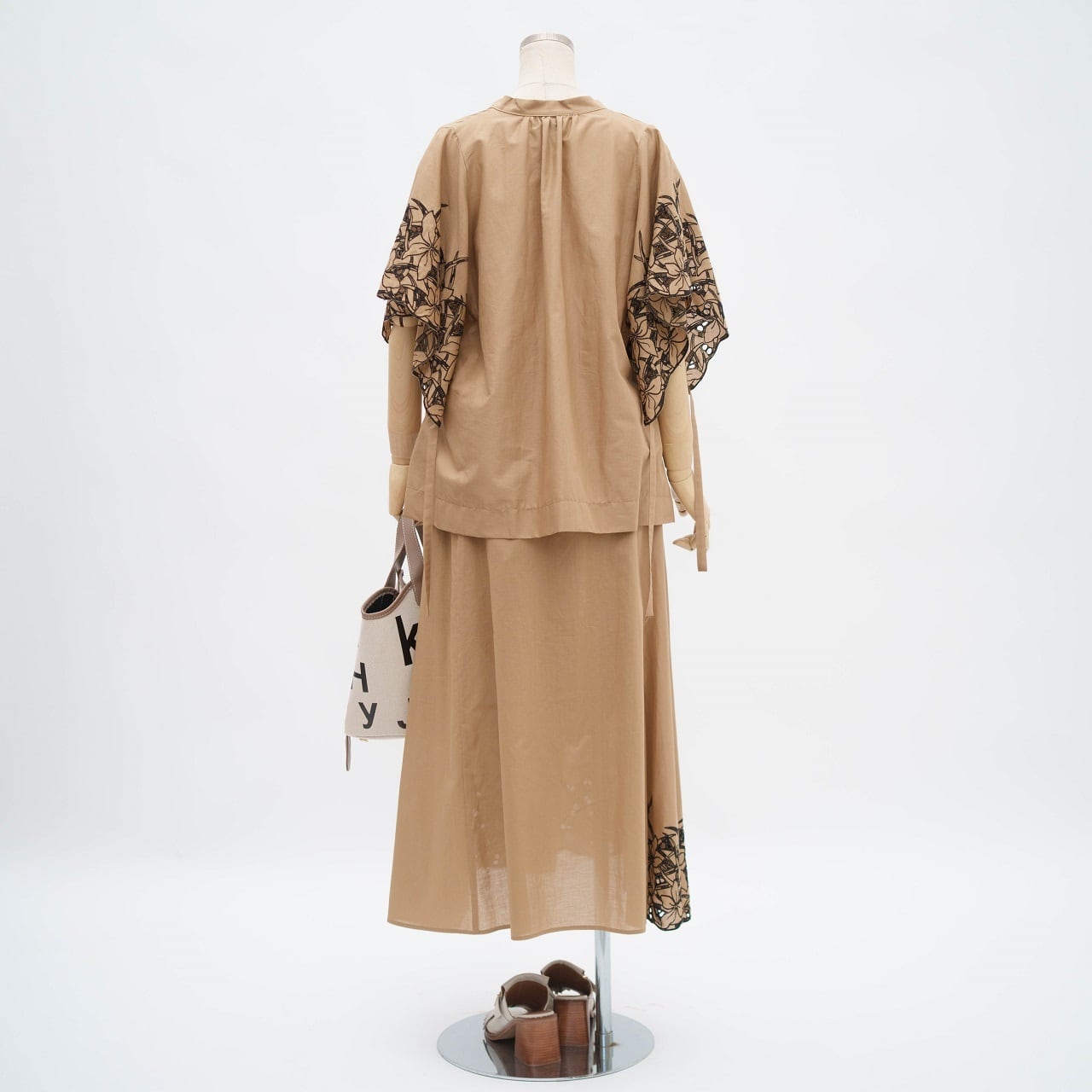 エンブロイダリーヘムスカート　Lallia Mu　【2212822】