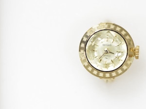 【ビンテージ時計】1971年9月製造　セイコー指輪時計　日本製　当時の定番モデルになります　【デッドストック品】