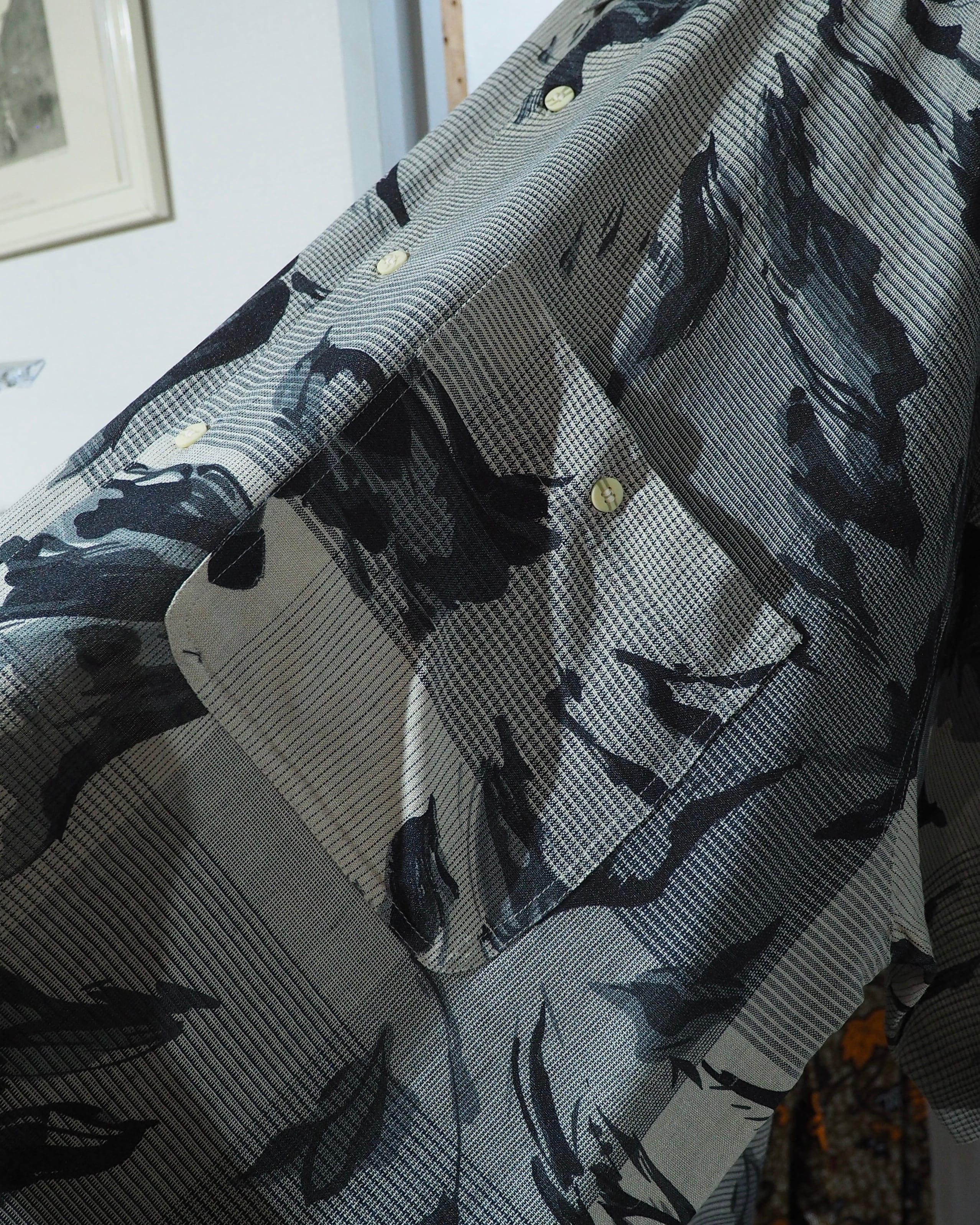 1990s " GOOUCH " Beautiful Flower ink painting vintage loose SS shirt