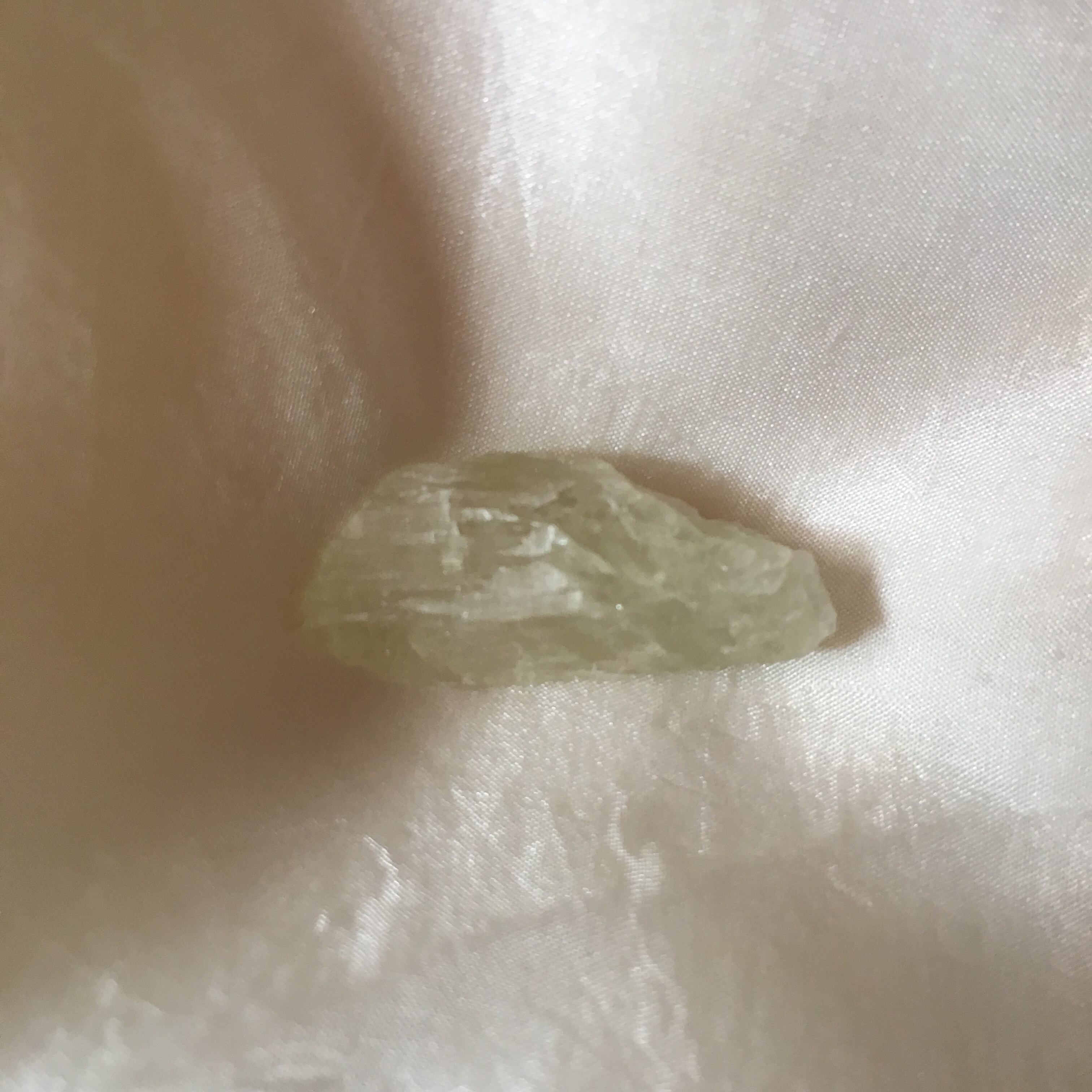 Green Kunzite (Hiddenite) 〜ゆきどけ〜