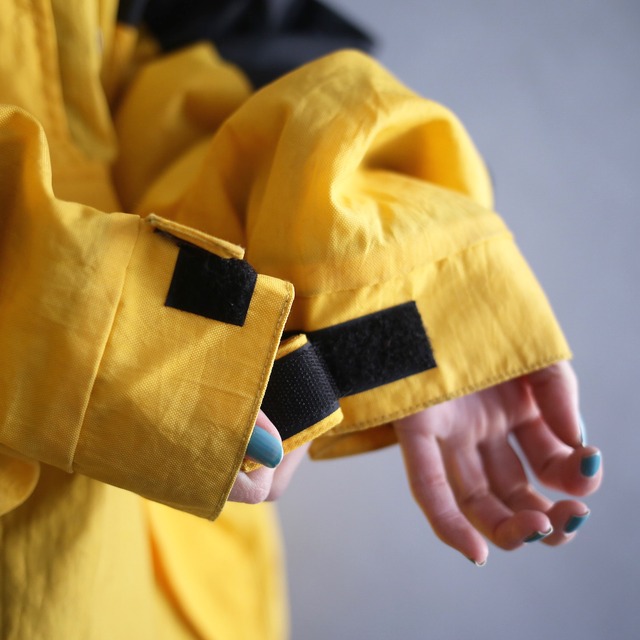 "OLD NAVY" yellow×black over silhouette anorak parka