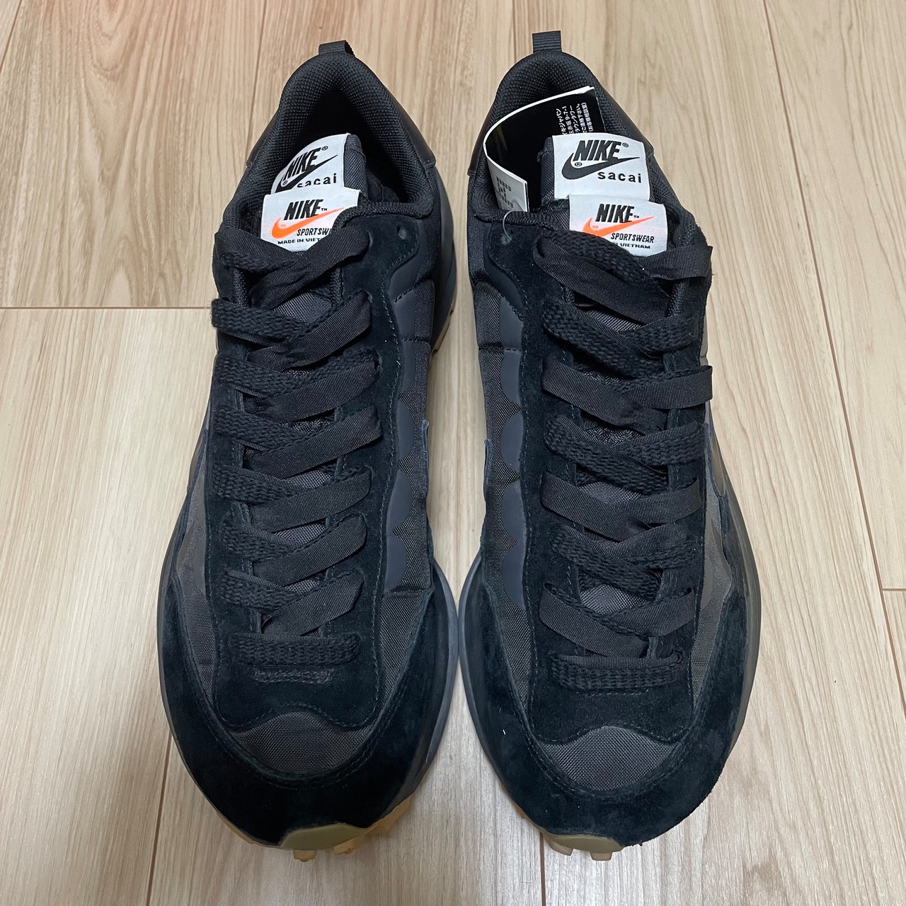 ×SACAI VAPORWAFFLE BLACK GUM