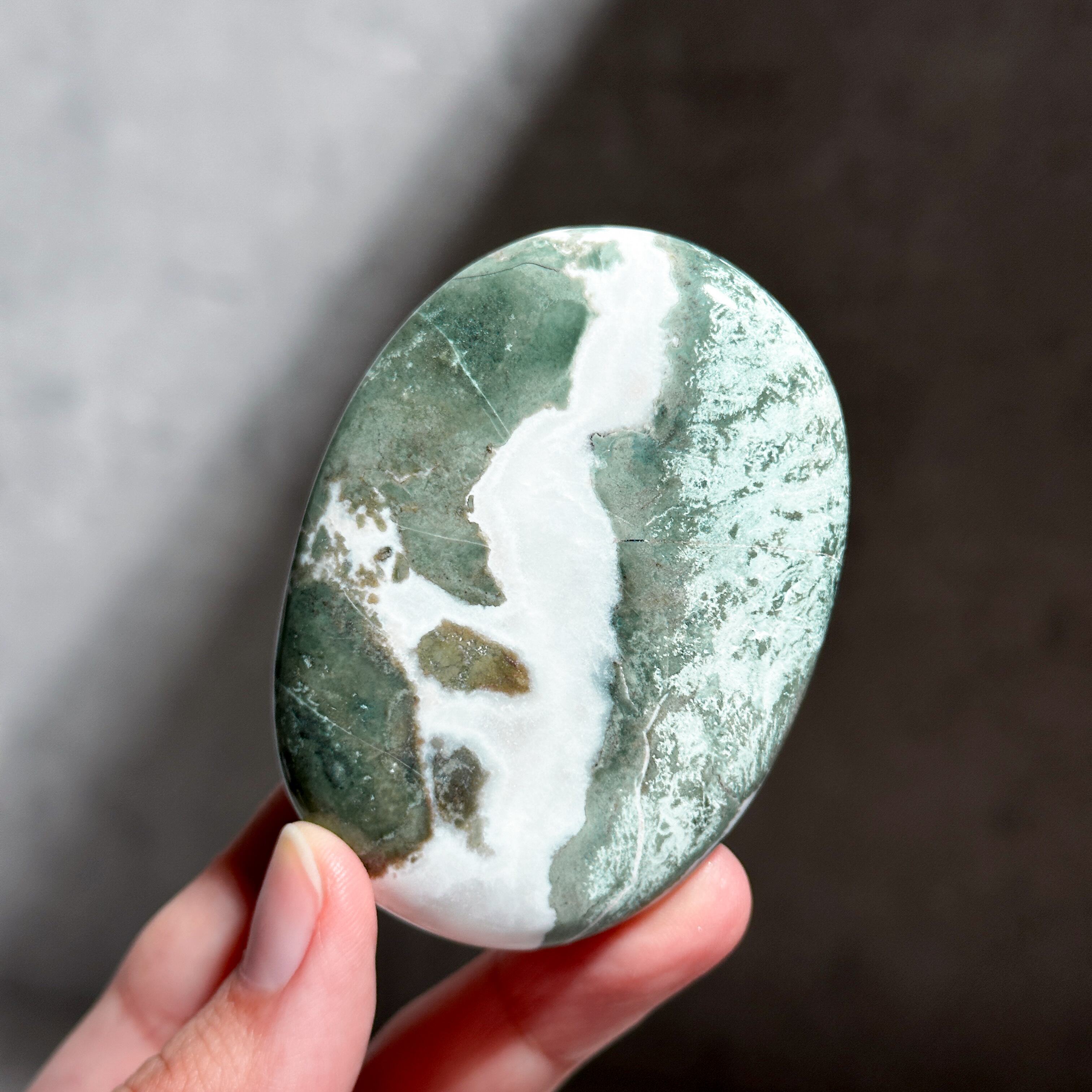 グリーンサードオニキス パームストーン25◇ Green Sardonyx ◇天然石