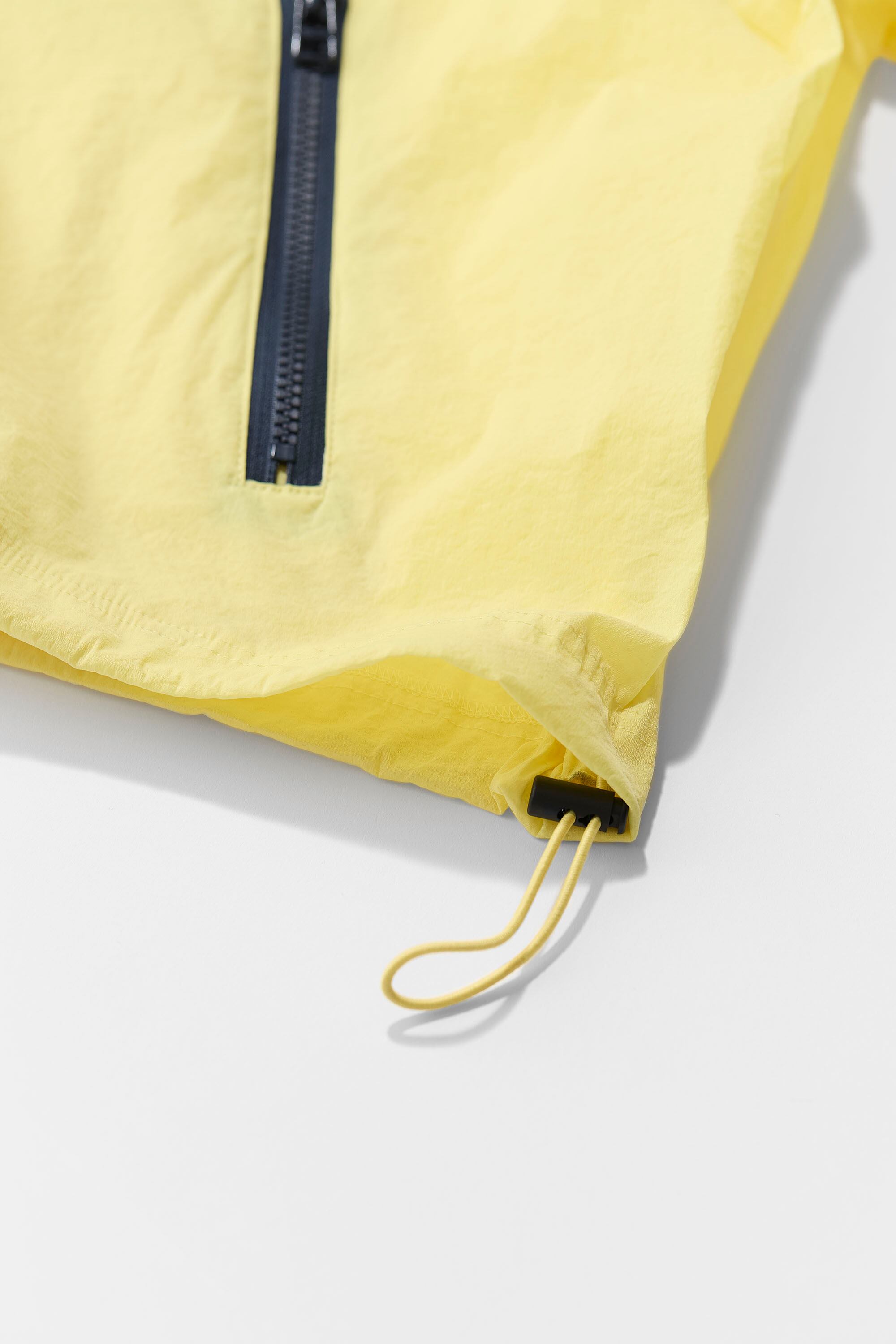 Airy Nylon Jacket | meravel