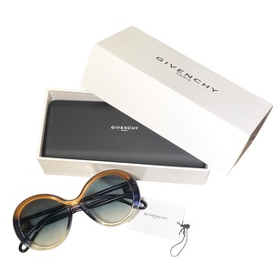 GIVENCHY “GV 7105/G/S” sunglasses