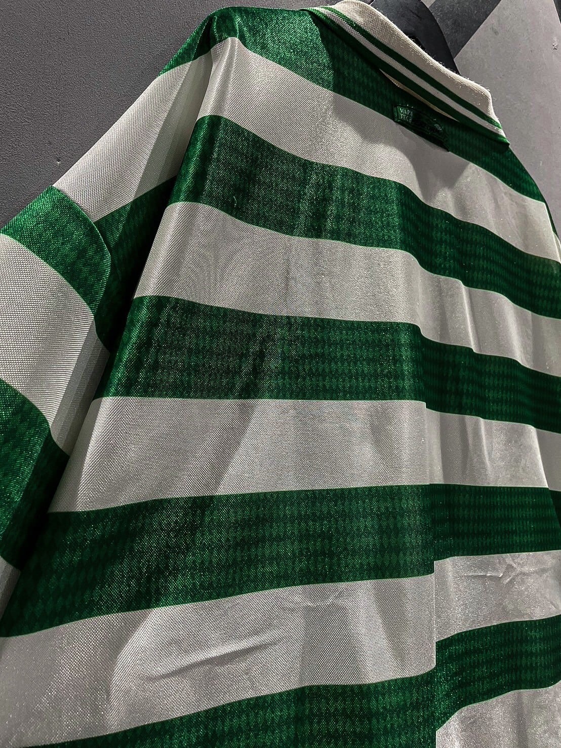 セルティックCeltic FC Umbro シャツ 緑 白のストライプ X VINTAGE】