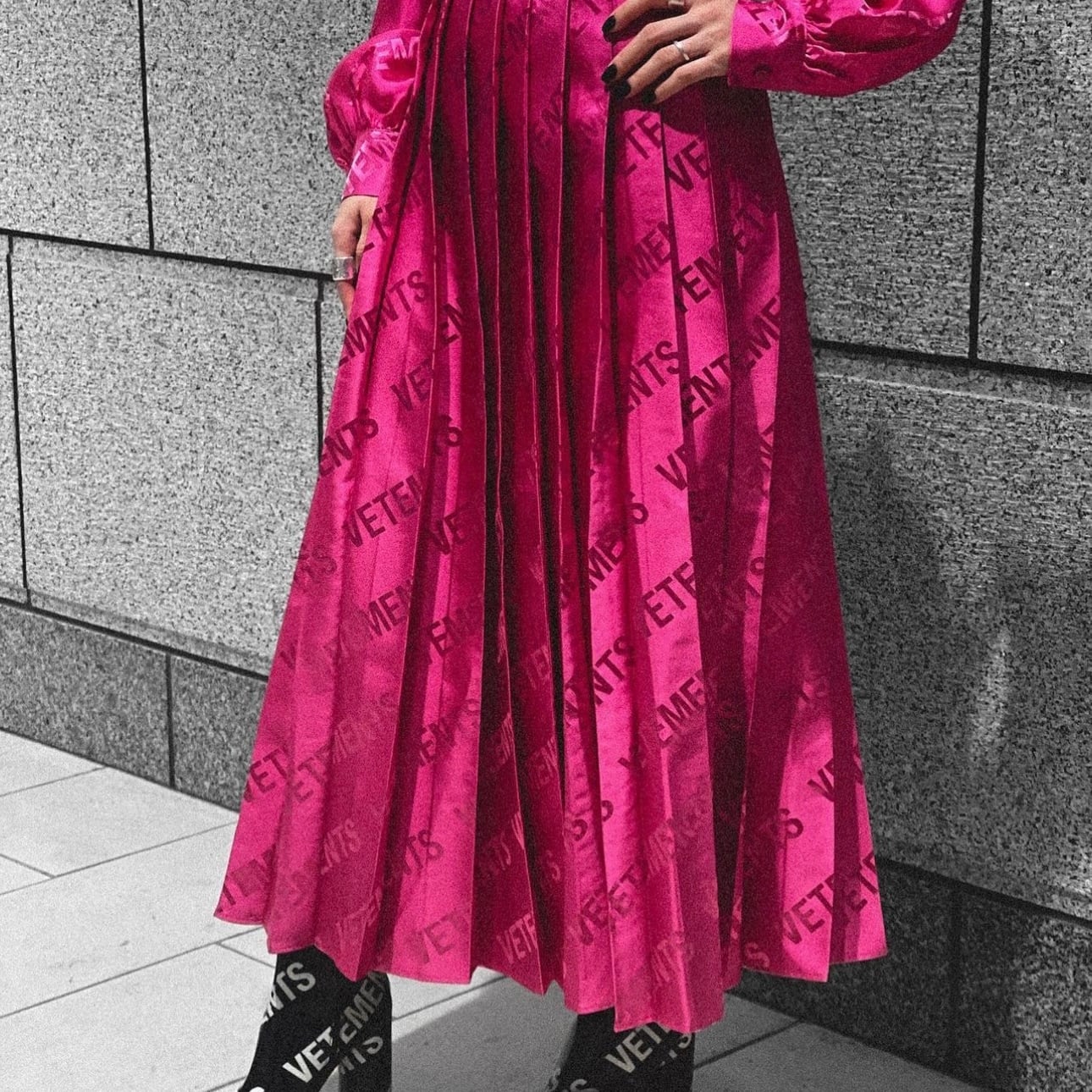 VETEMENTS】MONOGRAM PLEATED SKIRT | AYIN