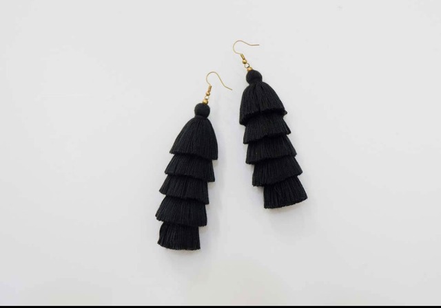 タッセルピアス