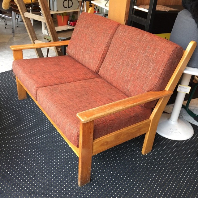Voskuilen interior社 Netherland Oak Frame 2 Person Sofa | Couscous Furniture