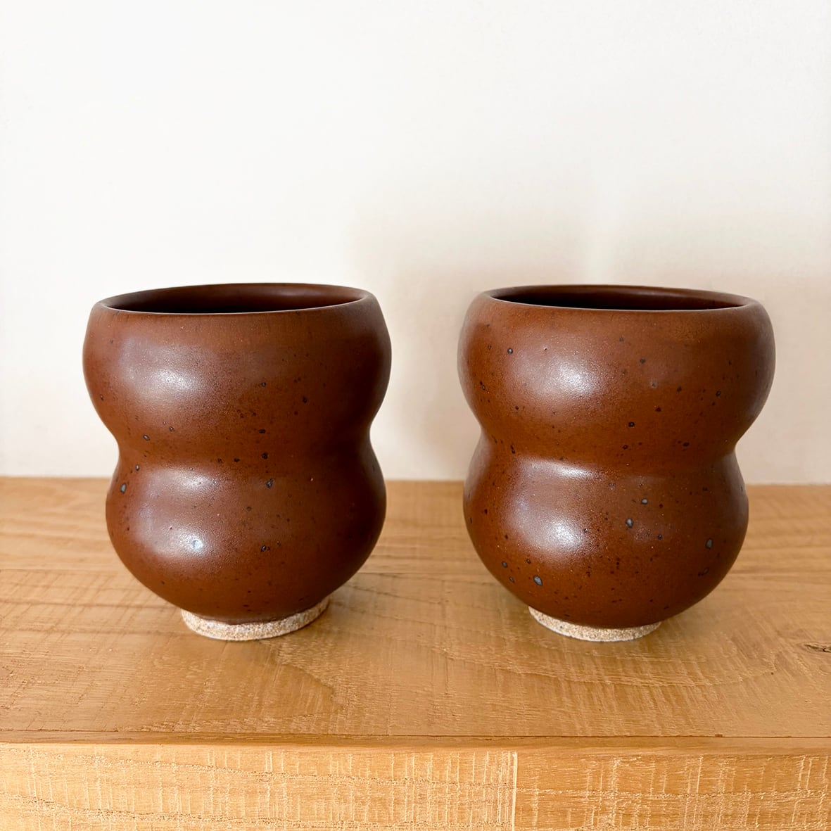 bX Ceramics_gourd cup_chocolate