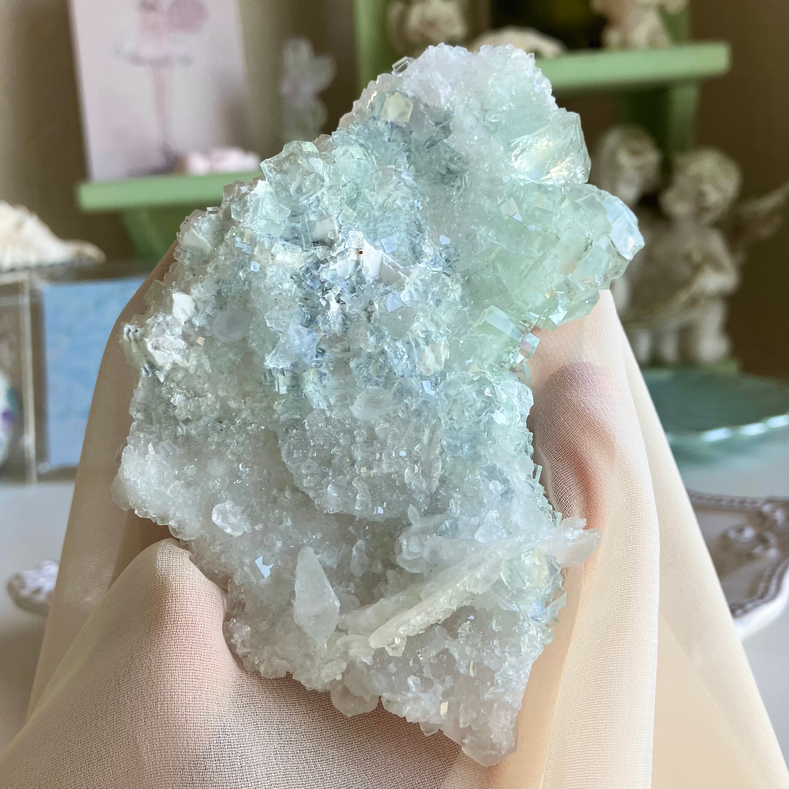 シャンファーリンフローライト原石 | Crystal Lilly