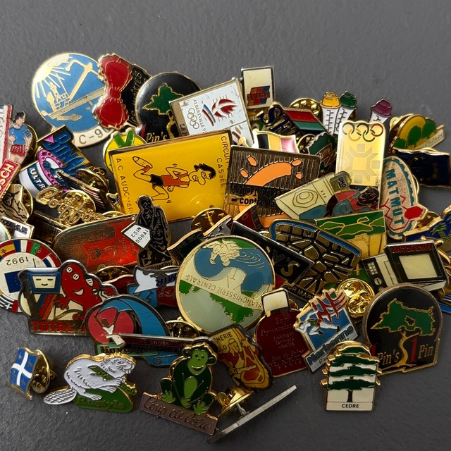 50個  フランス雑貨 ヴィンテージ  ピンバッジ ピンズ France pins  Pin badge vintage 古着 通販 リメイク ブローチ  アタッチメント付属 雑貨 2508011_2506011-16