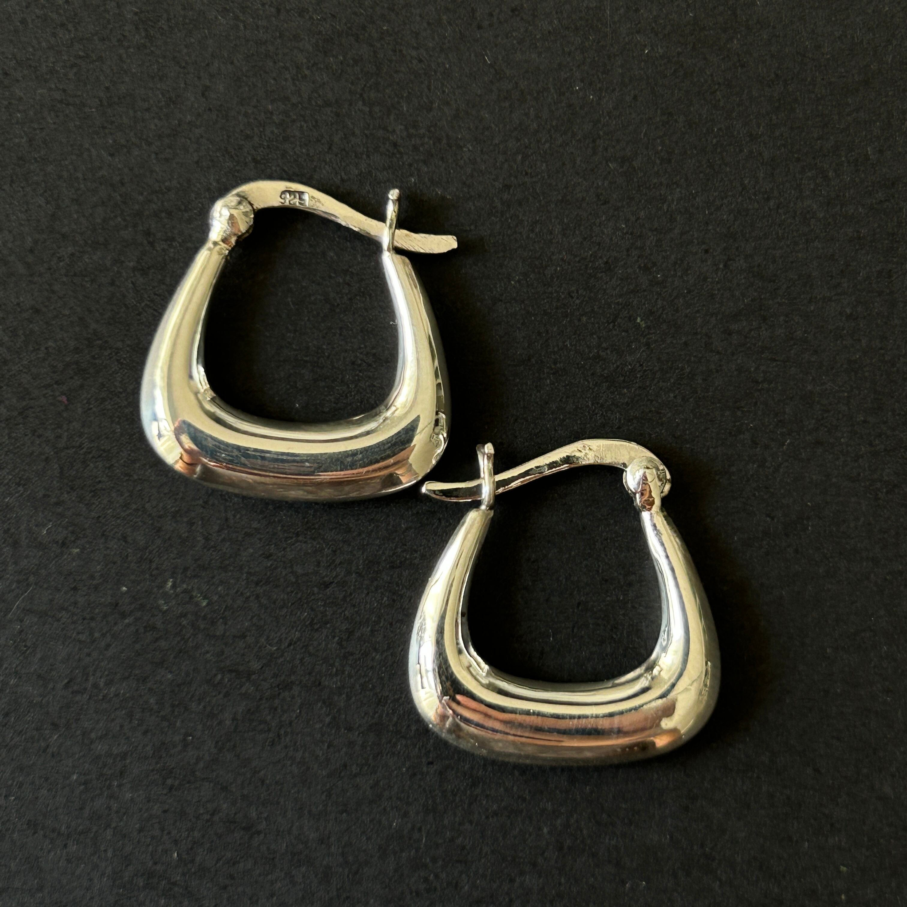 シルバー925 Silver スクエアフープピアス/軽研磨仕上げ/両耳 シルバー925 silver スクエアフープピアス/軽研磨仕上げ/両耳 | envy