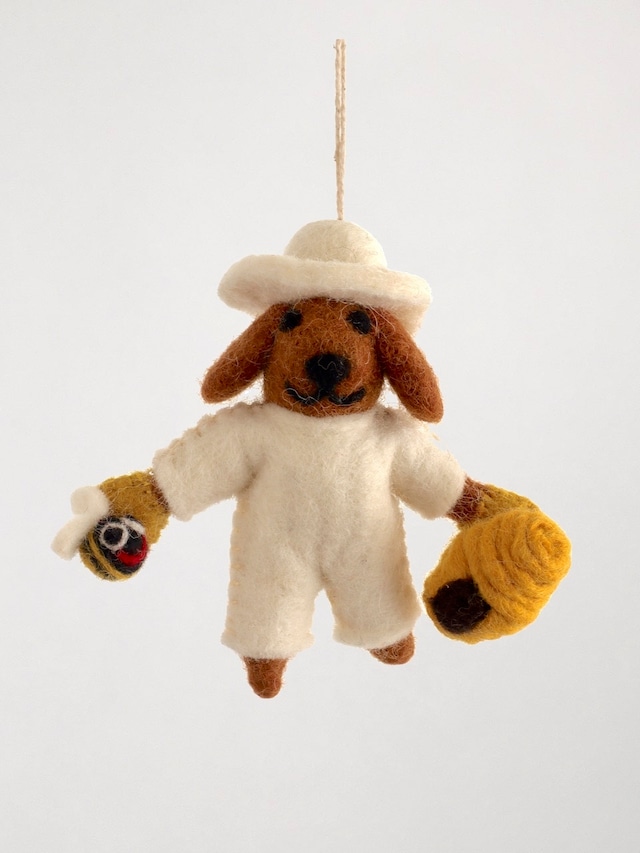 「養蜂家のバンブル」  フェルトオーナメント / "Bumble the Beekeeper" Handmade Felt Hanging Decoration