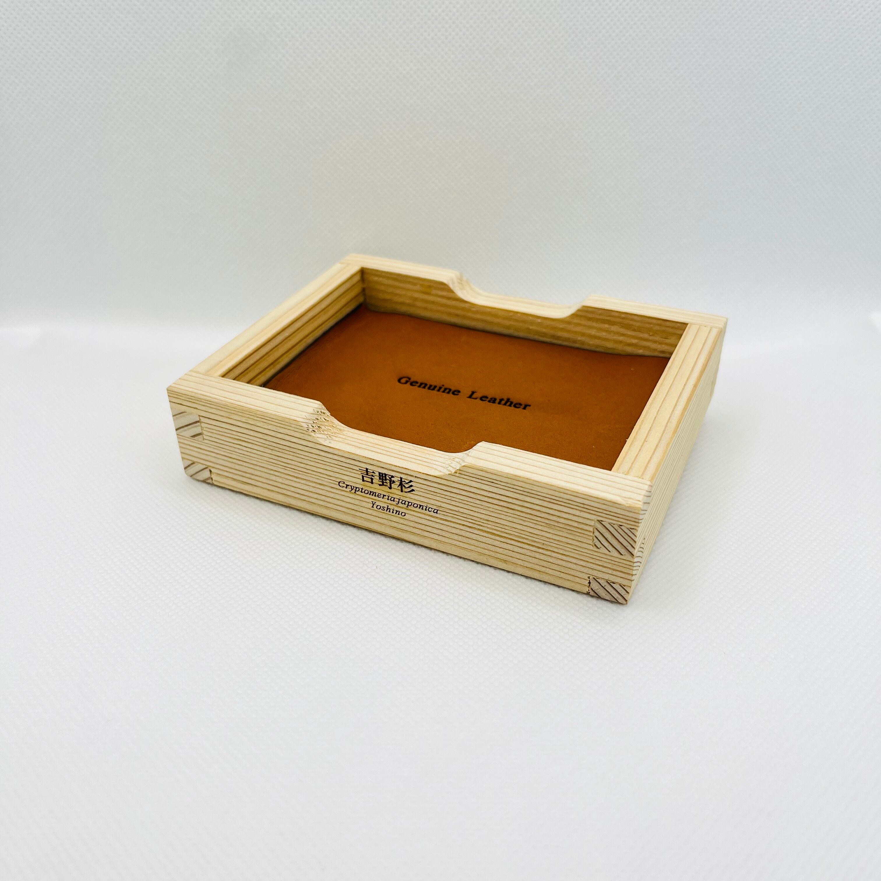 杉トレイ ～レザーを敷いて～ | 木工品 樹匠 - woodwork company