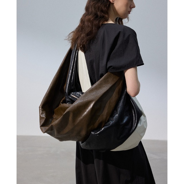 Faux Leather Croissant Shoulder Bag　G064