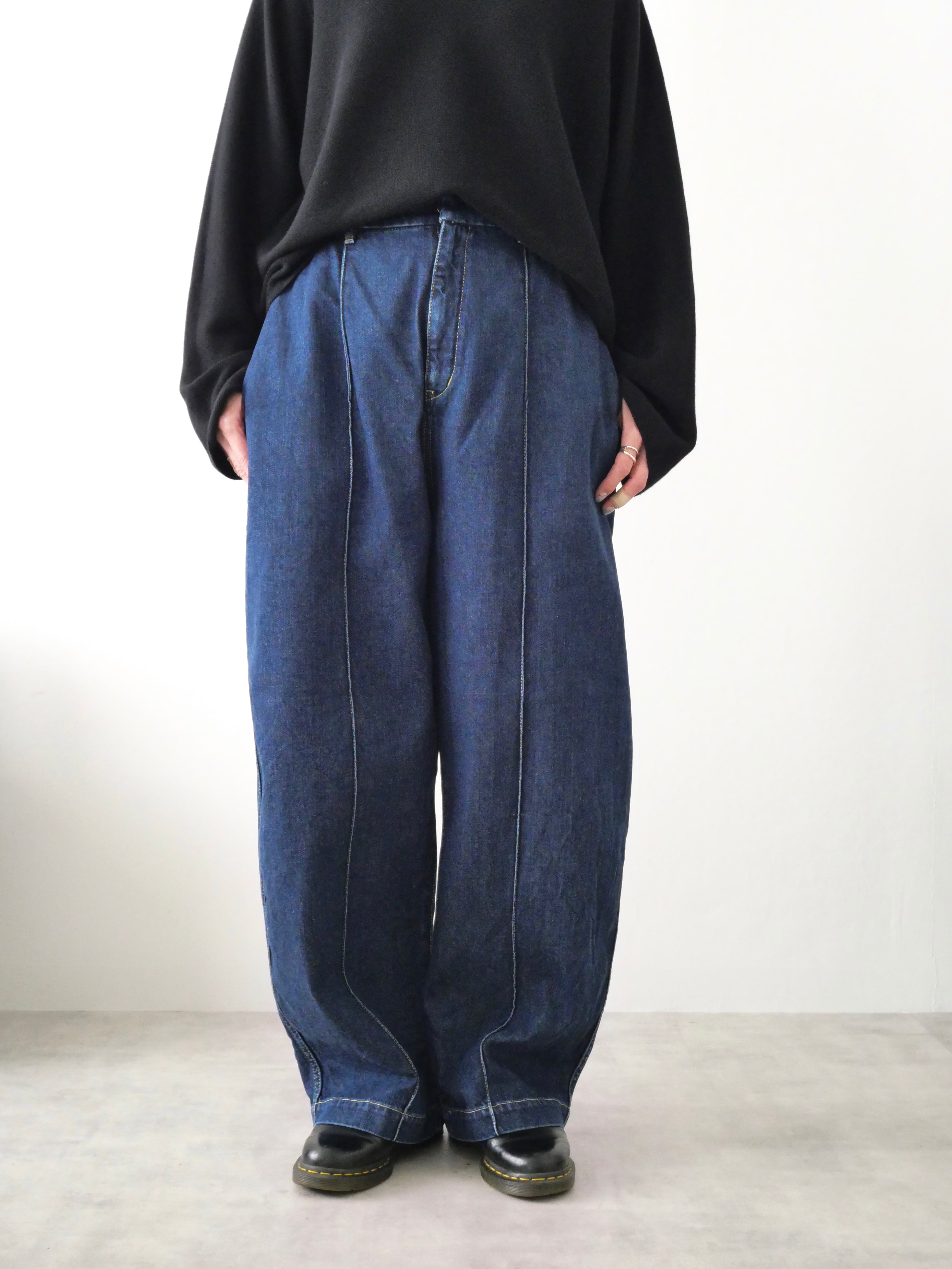 TENNE HANDCRAFTED MODERN / Curve pants デニム | t a - n a