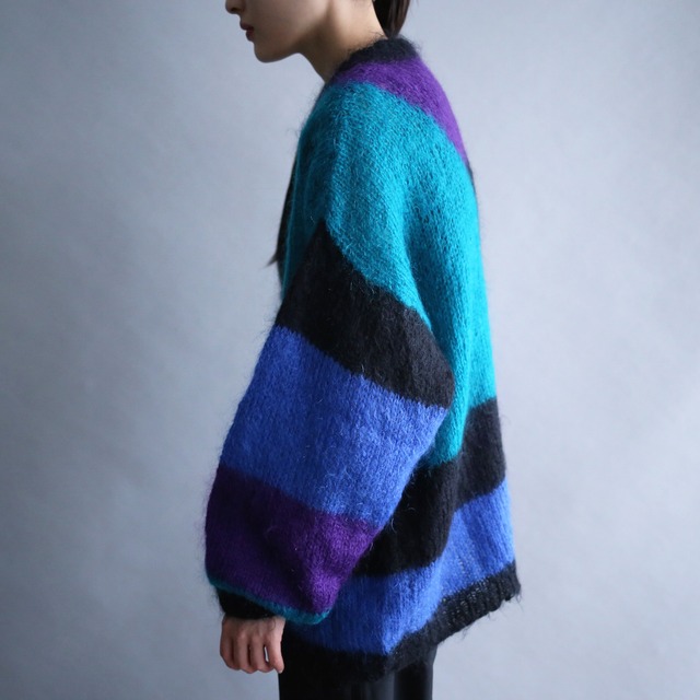 "モケモケ" cold color panel art pattern loose sweater