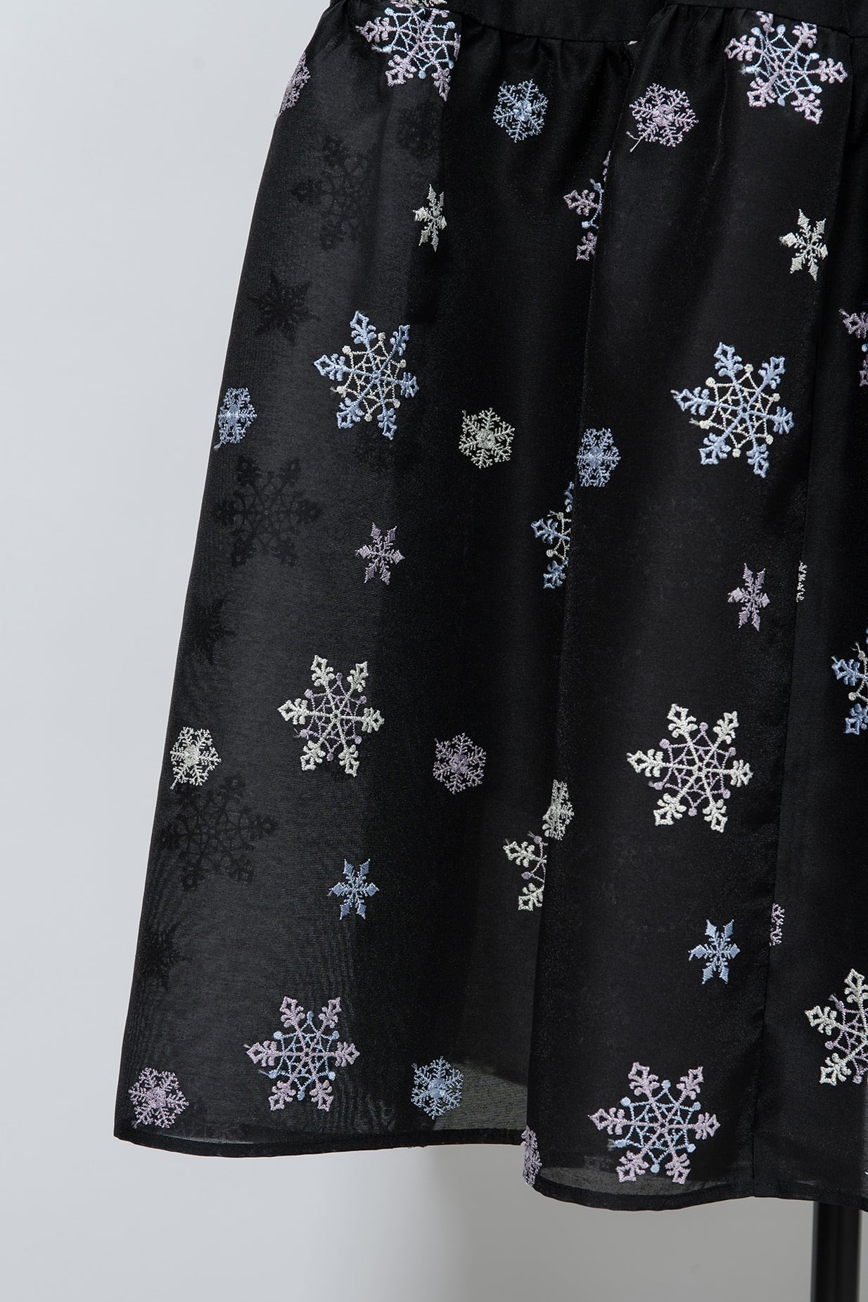 Arobe Snow Flake Embroidery Tired Dress