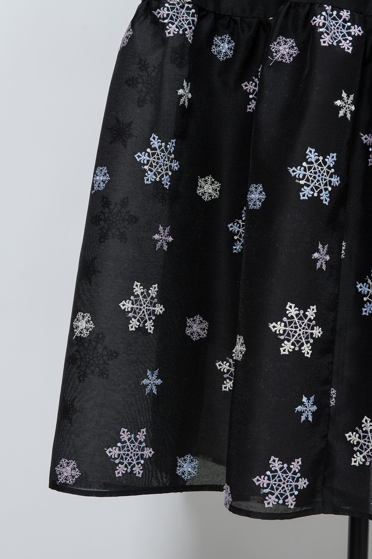 Snow Flake Embroidery Tired Dress BLACK | Arobe OFFICIAL ONLINE STORE