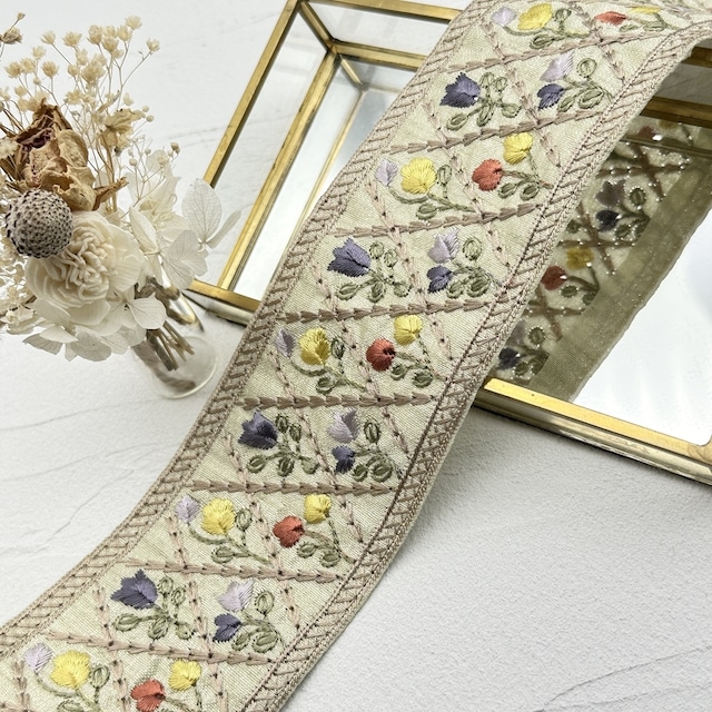フローラルエレガンス布　[イエロー]インド刺繍リボン 2321