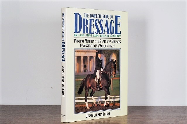 【VP005】Complete Guide to Dressage /visual book