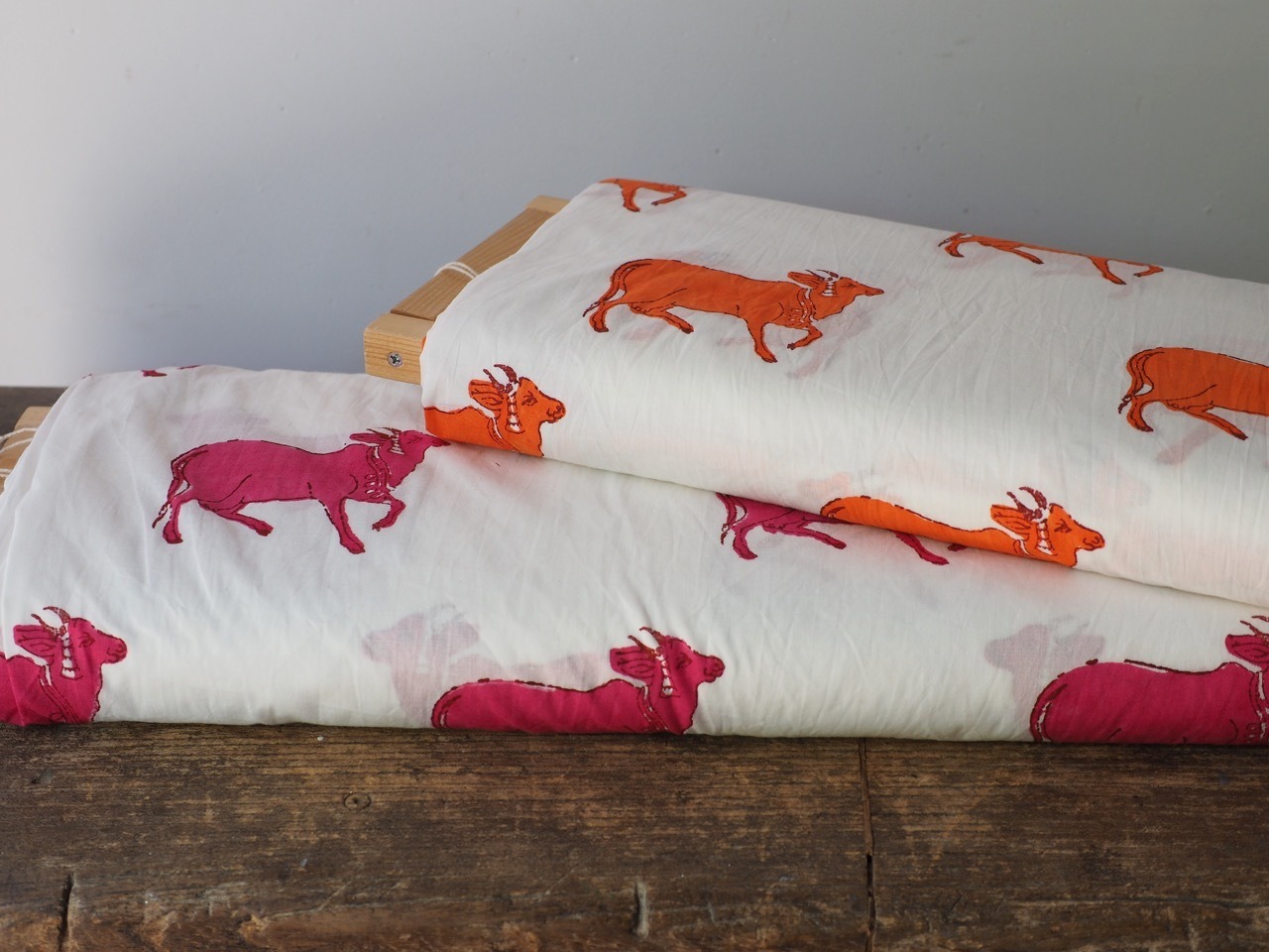block print fabric a96 大きい牛B