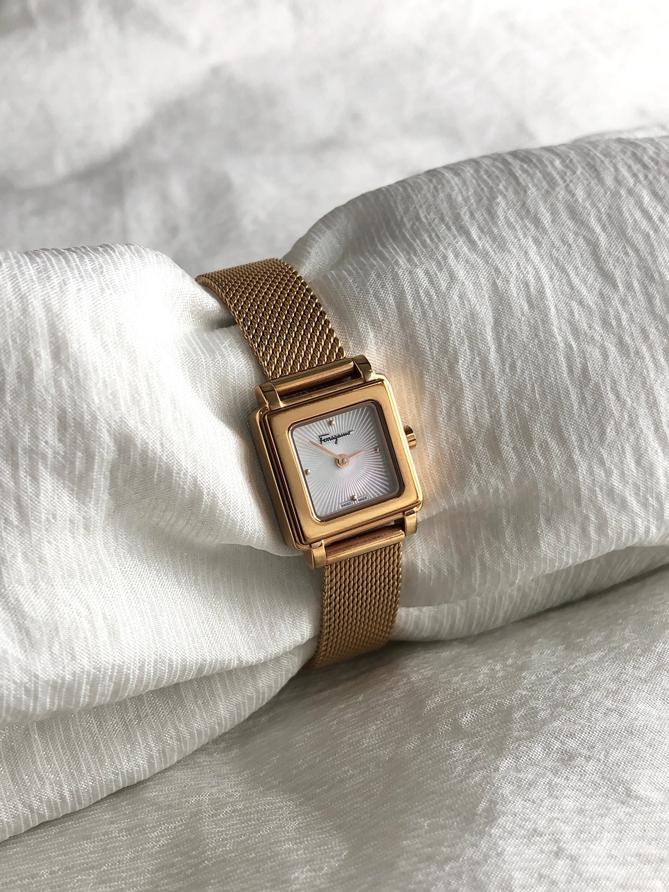 Salvatore Ferragamo サルヴァトーレ フェラガモ 腕時計 ゴールド スクエア メッシュベルト SFBY00219 クウォーツ vintage ヴィンテージ オールド bvgk3y